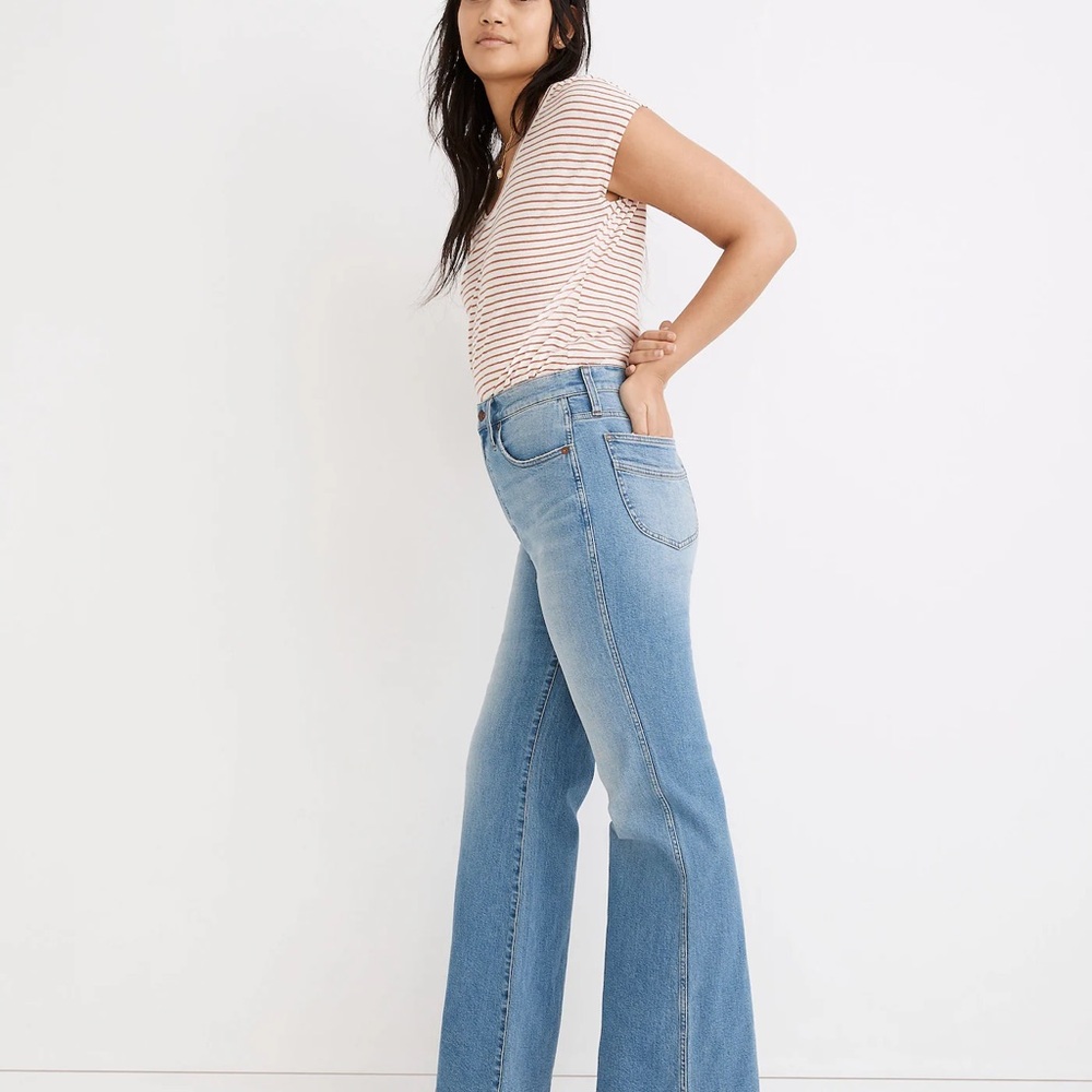 Madewell High-Rise Flare Jeans in Caine Wash - Picture 2 of 10